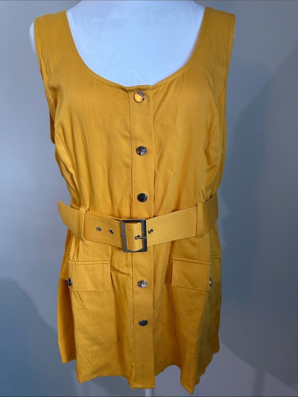 Sleeveless Button-Front Belted Tunic Shirt in Mustard Yellow Sz Large